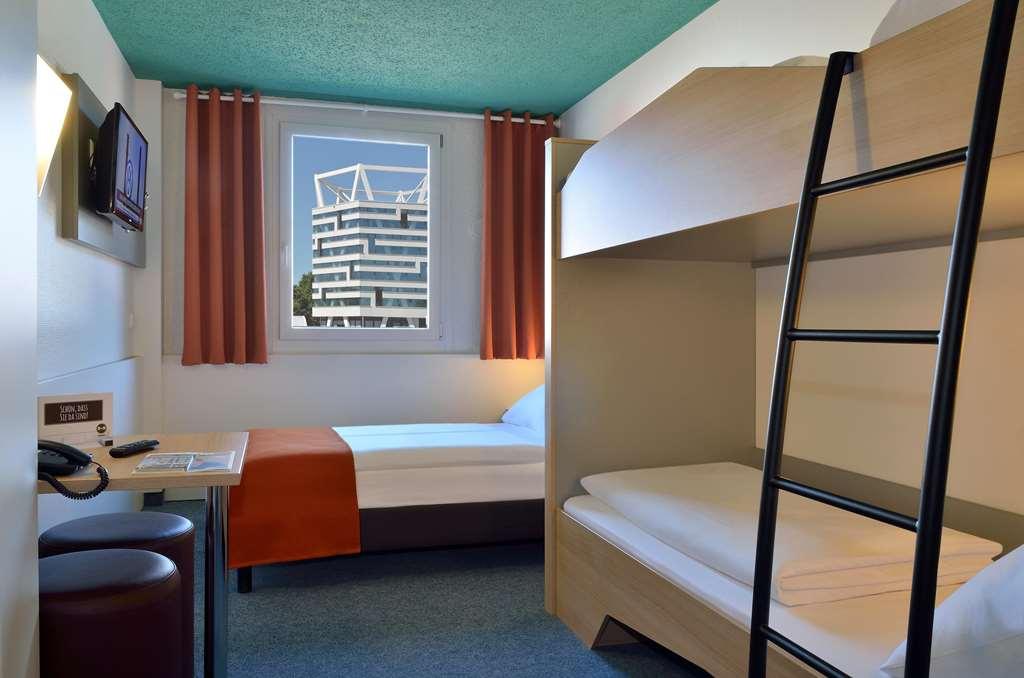B&B Hotel Freiburg-Nord Friburgo em Brisgóvia Quarto foto